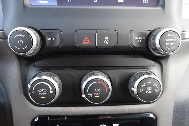 Used 2023 RAM 3500 Tradesman w/ Chrome Appearance Group AWD/4WD image 14