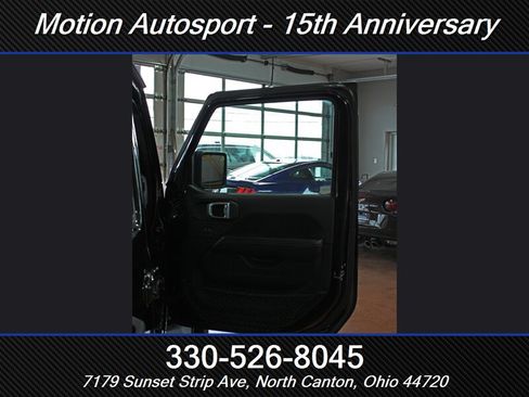 Used 2018 Jeep Wrangler Unlimited Sahara w/ Uconnect 4C Nav & Sound Group AWD/4WD image 38