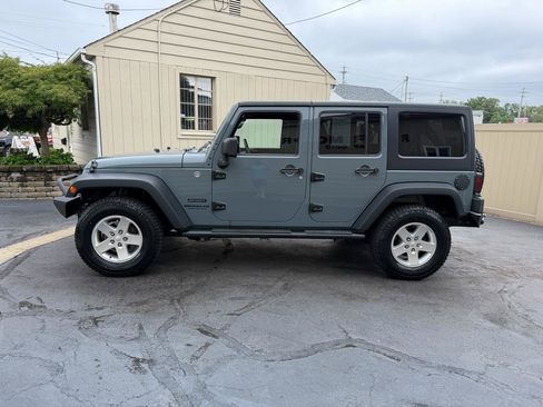 Used 2014 Jeep Wrangler Unlimited Sport w/ Quick Order Package 24S AWD/4WD image 9