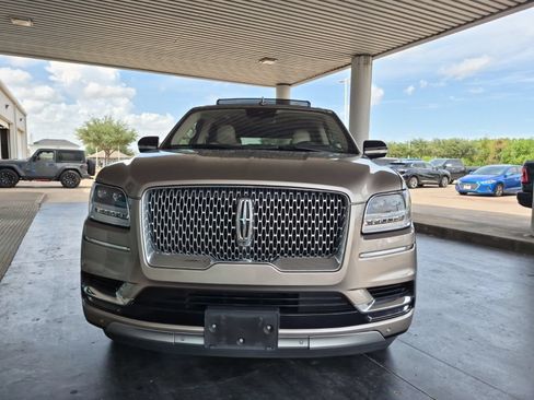 Used 2020 Lincoln Navigator Reserve w/ Luxury Package RWD image 3