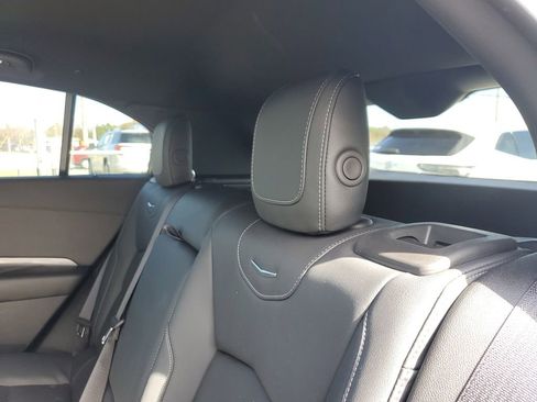 Used 2025 Cadillac XT4 Premium Luxury image 10