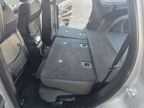 Used 2018 Jeep Grand Cherokee Laredo image 39