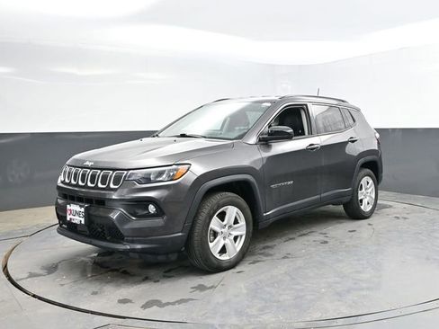 Used 2022 Jeep Compass Latitude AWD/4WD image 5