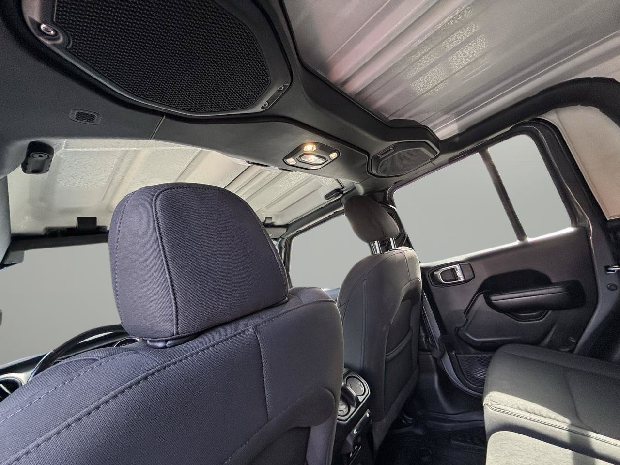 Used 2021 Jeep Gladiator Sport AWD/4WD image 20