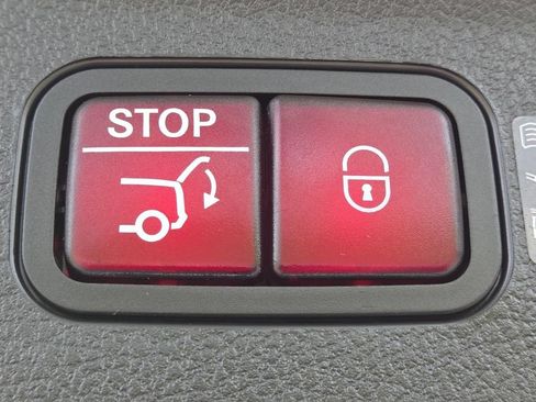 Used 2025 Mercedes-Benz GLE 350 4MATIC image 21