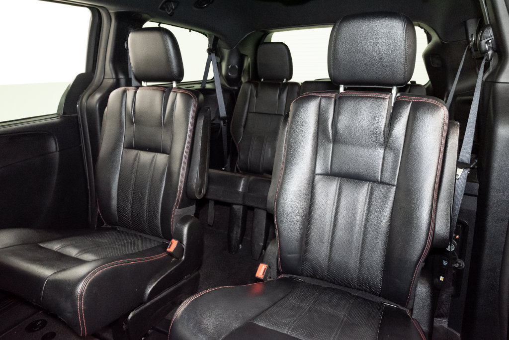 Used 2016 Dodge Grand Caravan R/T w/ Driver Convenience Group FWD image 20