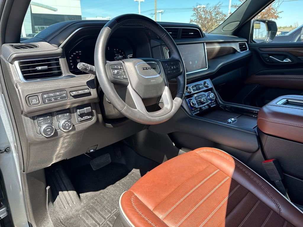 Certified 2024 GMC Yukon Denali Ultimate AWD/4WD image 13