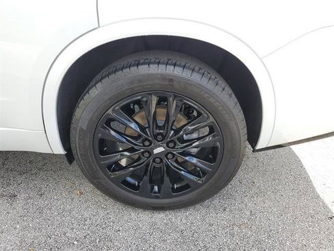 Certified 2023 Cadillac XT6 Premium Luxury image 12