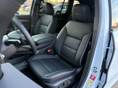 New 2026 Buick Enclave Sport Touring w/ Power Package image 17