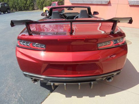 Used 2017 Chevrolet Camaro LT RWD image 6