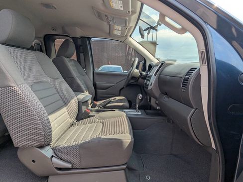 Used 2019 Nissan Frontier SV image 16