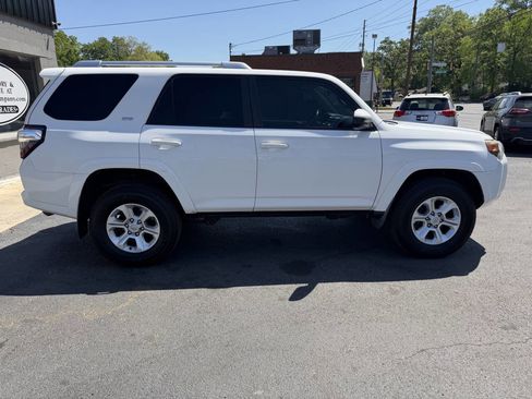 Used 2018 Toyota 4Runner SR5 image 10