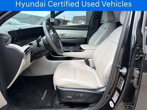 Certified 2025 Hyundai Tucson Limited FWD image 11