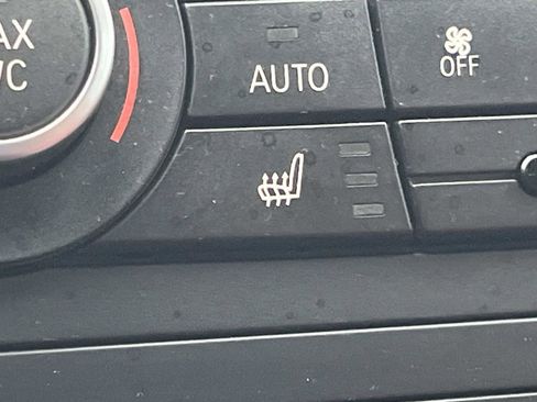 Used 2013 BMW 135i Convertible image 27