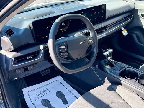 New 2025 Kia K4 LXS image 9
