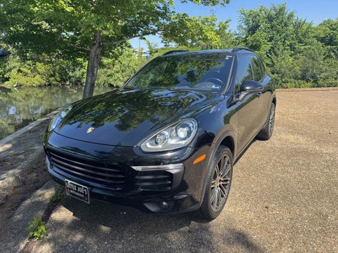 Used 2016 Porsche Cayenne AWD/4WD image 12