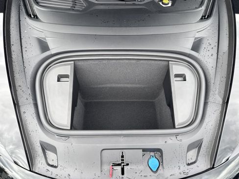 New 2025 Porsche Taycan image 53