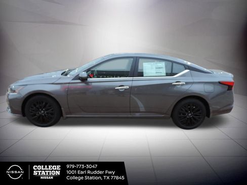 New 2025 Nissan Altima 2.5 SV w/ SV Special Edition Package image 7