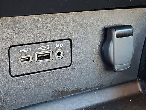 Used 2024 Nissan Altima 2.5 SV image 19