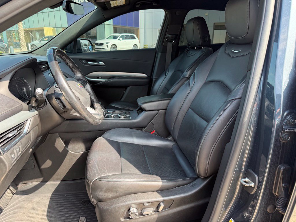 Used 2019 Cadillac XT4 Premium Luxury w/ LPO, Radiant Package FWD image 10