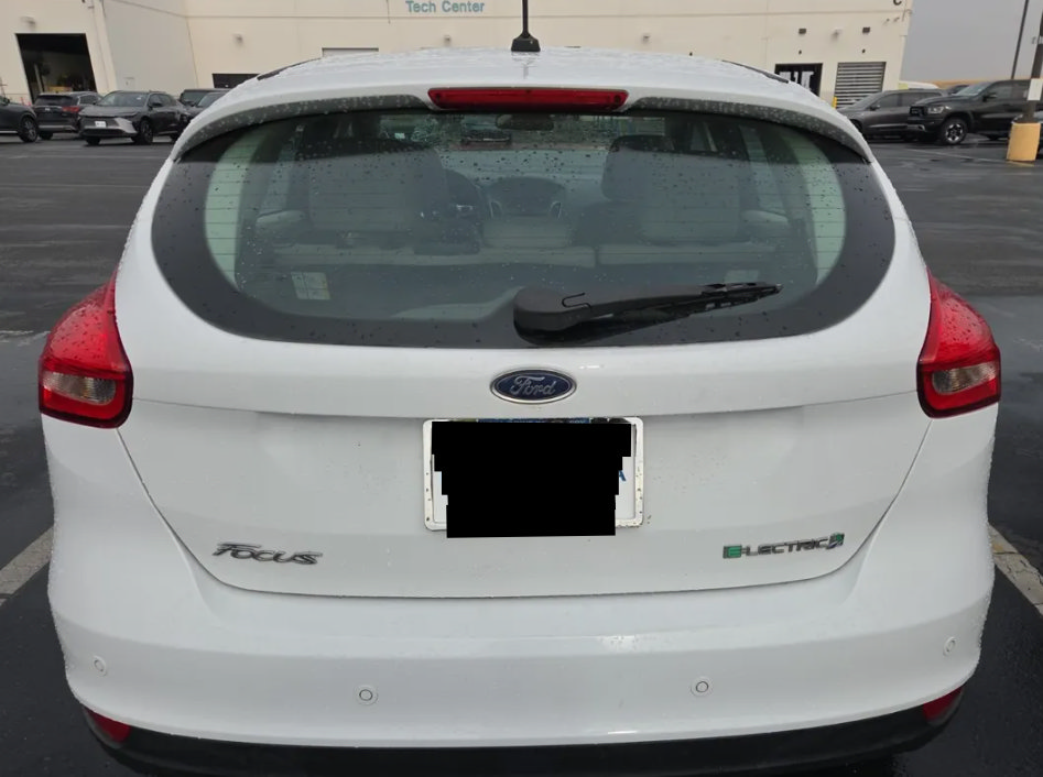 Used 2017 Ford Focus Electric Hatchback FWD image 3