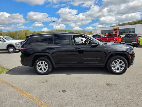 Used 2023 Jeep Grand Cherokee L Limited AWD/4WD image 4