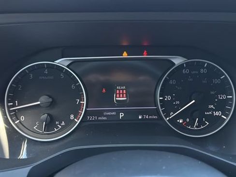 Used 2025 Nissan Pathfinder S FWD image 13