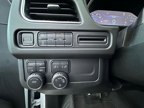 Used 2023 Chevrolet Tahoe RST image 3