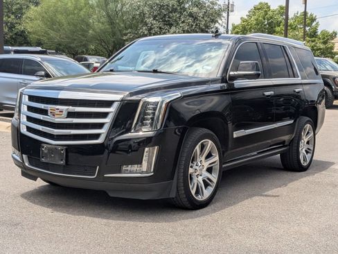 Used 2019 Cadillac Escalade Premium Luxury AWD/4WD image 4