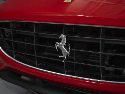 Used 2014 Ferrari California RWD image 17