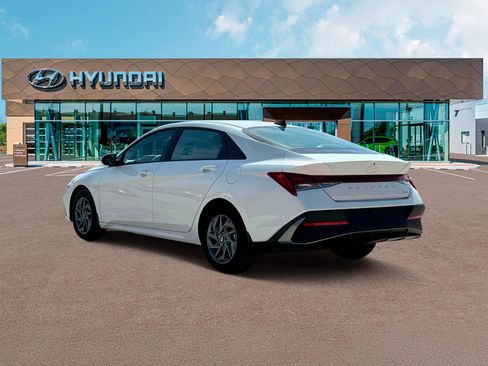 New 2025 Hyundai Elantra Blue image 5