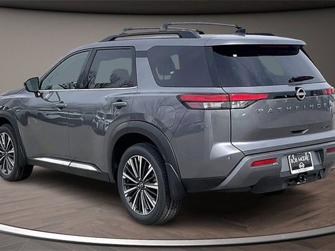 New 2026 Nissan Pathfinder Platinum image 3