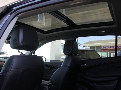 Used 2020 Buick Envision Essence w/ Experience Buick Package FWD image 28