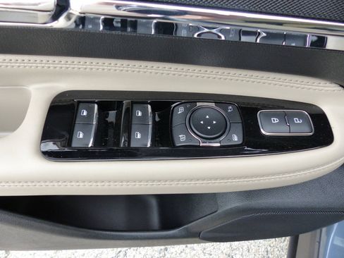Used 2025 Lincoln Corsair Reserve w/ Equipment Group 202A FWD image 20