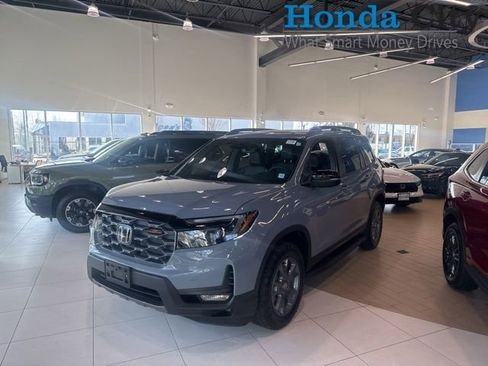 Used 2025 Honda Passport TrailSport image 1