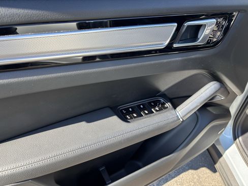 Used 2020 Porsche Cayenne S image 14