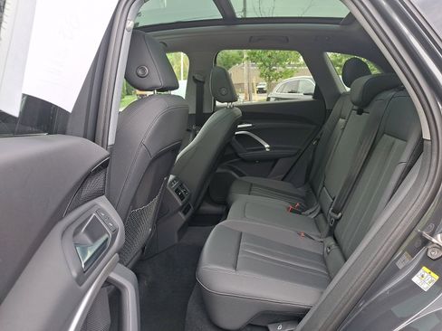 Used 2025 Audi Q5 Premium w/ Convenience Package AWD/4WD image 10