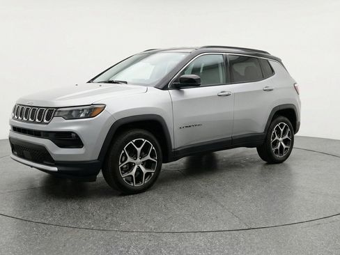 Used 2025 Jeep Compass Limited AWD/4WD image 3