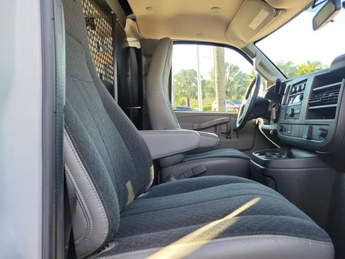 Used 2024 GMC Savana 2500 CARGO w/ Driver Convenience Package image 14