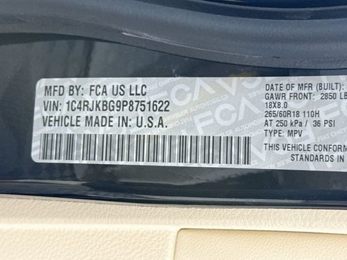 Used 2023 Jeep Grand Cherokee L Limited w/ Luxury Tech Group II AWD/4WD image 39