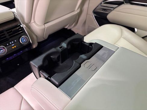 Used 2023 Land Rover Range Rover SE image 26