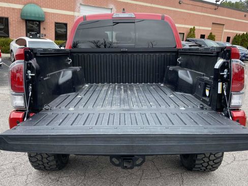 Used 2021 Toyota Tacoma Limited image 34