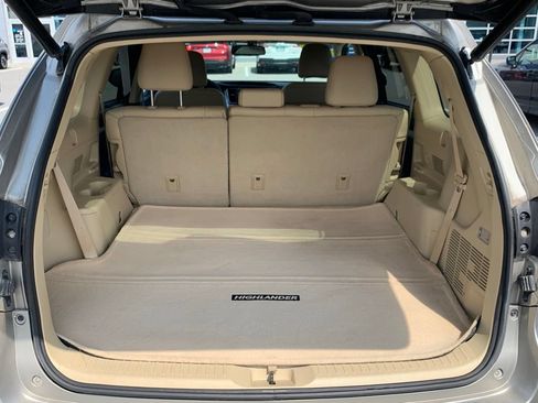 Used 2015 Toyota Highlander XLE AWD/4WD image 31