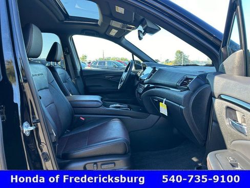 Certified 2025 Honda Ridgeline Black Edition image 29