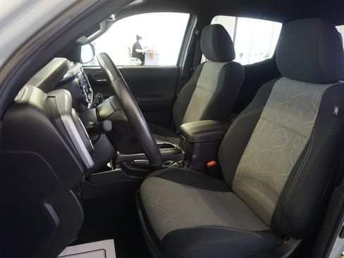 Certified 2023 Toyota Tacoma TRD Sport AWD/4WD image 17