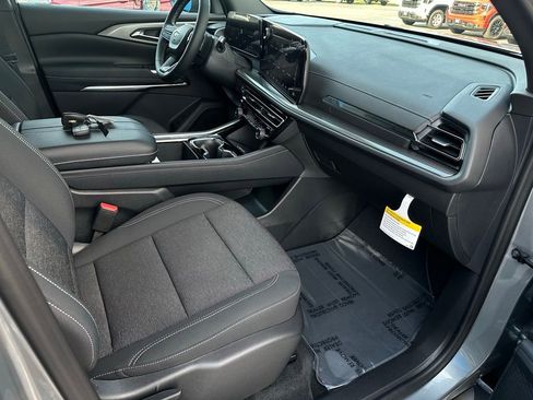 New 2026 Chevrolet Traverse LT image 16