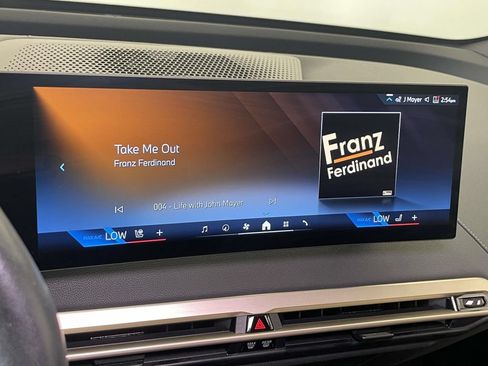 Used 2024 BMW iX xDrive50 AWD/4WD image 24