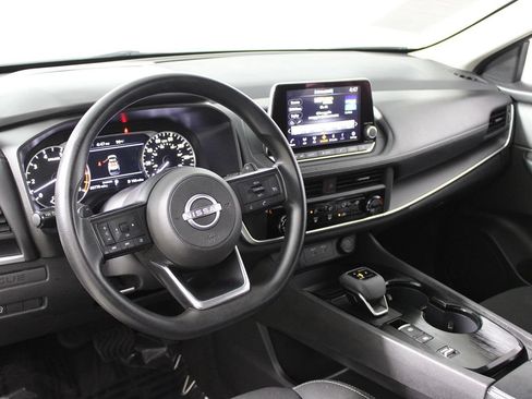 Used 2024 Nissan Rogue S FWD image 6