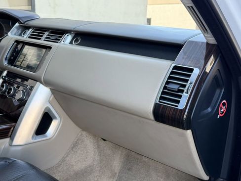 Used 2015 Land Rover Range Rover Autobiography image 23