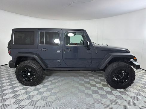 Used 2016 Jeep Wrangler Unlimited Rubicon w/ Connectivity Group image 4
